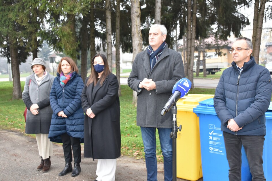 Čistoća počela danas s podjelom 21 000 spremnika za papir i plastiku